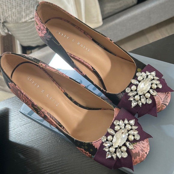 Gorgeous jewelled pumps! ONLY WORN ONCE! - Picture 1 of 7